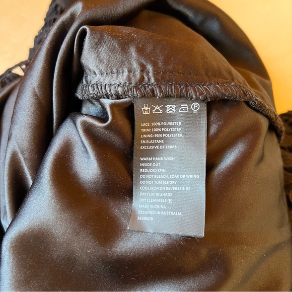 BARDOT  Halter  Lace Dress Knee Length Sheath Size 6 - Picture 10 of 10